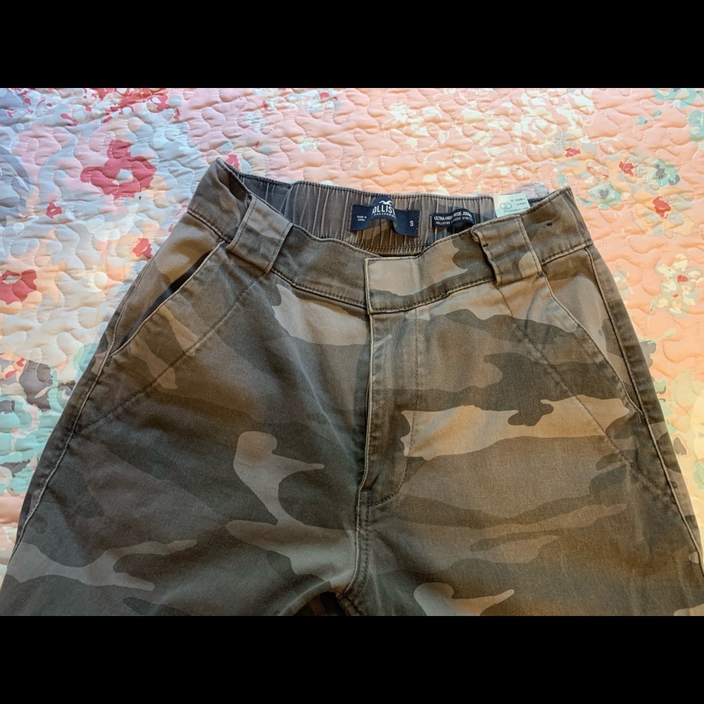 Hollister joggers